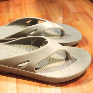OOFOS grey Recovery Sandals
